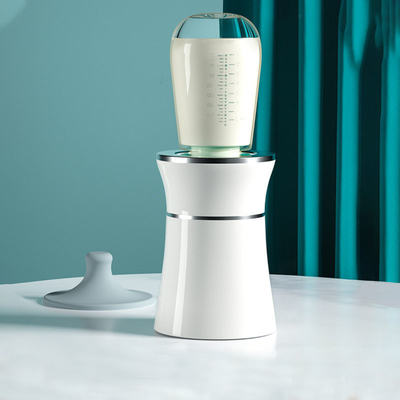 Il riscaldatore per biberon da viaggio con design ricaricabile USB e materiale senza BPA