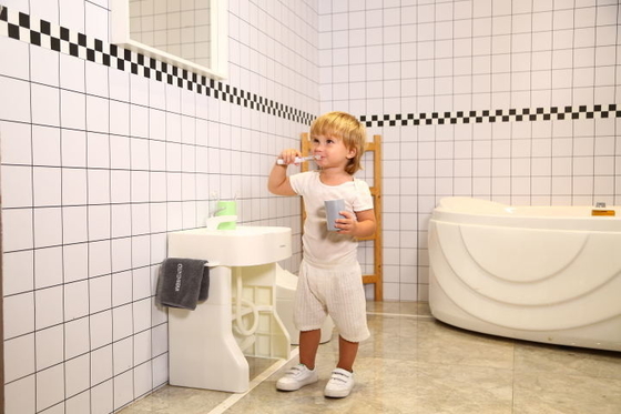Logo personalizzabile facile da usare vaschino per bambini con piedistallo